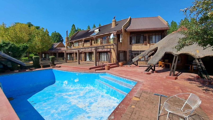 8 Bedroom Property for Sale in Clarens Free State